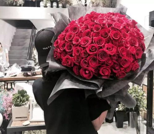  送玫瑰送几朵才合适，送玫瑰送几朵玫瑰花合适，具体取决于你和收花人的关系以及场合。--第1张