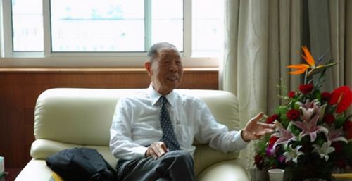  短剧千亿弃妇被三个大佬哥哥撑腰狂宠全集观看--第1张