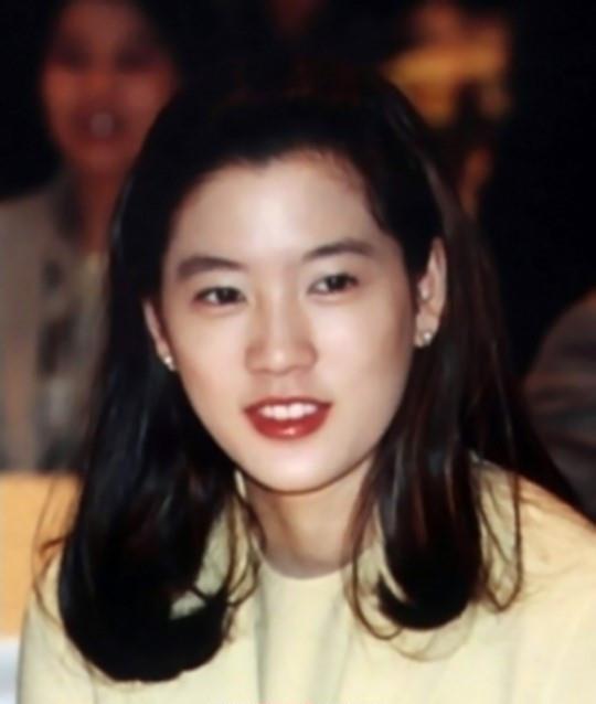  离婚后白富美总裁后悔了全集观看，离婚后白富美总裁后悔了免费全集观看--第1张