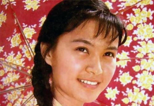  短剧重生从弃婚开始全集观看，揭秘重生后的爱情与成长，重生弃婚女，首席撩不停--第1张