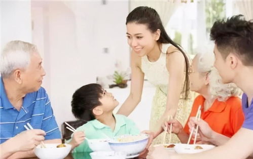  短剧假千金被三个哥哥团宠了全集观看，感受温馨家庭氛围，短剧假千金被三个哥哥团宠了全集在线观看，温馨家庭氛围的独特魅力--第1张