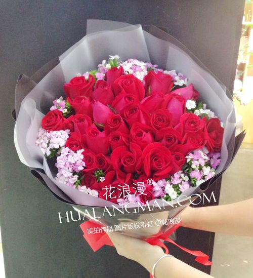  玫瑰花语图片——浪漫与情感的象征，玫瑰花语图片，浪漫与情感的象征--第1张