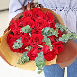  老婆生日送什么花多少朵？，老婆生日送玫瑰花束，11朵或33朵--第1张