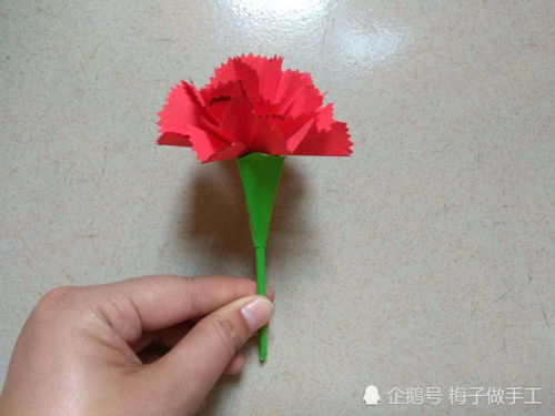  康乃馨的折法，康乃馨的简单折纸花教程--第1张