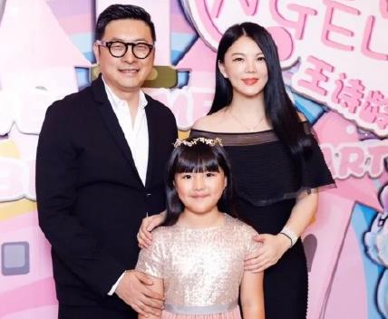  离婚后三个美女爆宠我全集观看--第1张