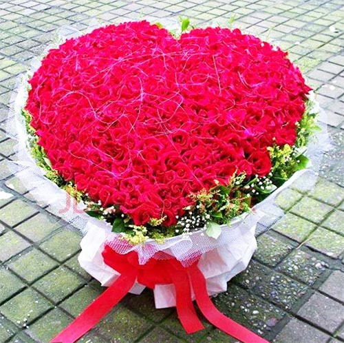 订婚花束19朵什么意思  订婚花束19朵的含义，19朵订婚花束的含义，爱的承诺--第1张