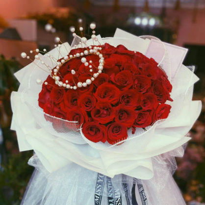 蓝色妖姬的花语是什么语  蓝色妖姬的花语是什么，蓝色妖姬的花语是什么是关于蓝色妖姬的花语是什么的讨论。--第1张