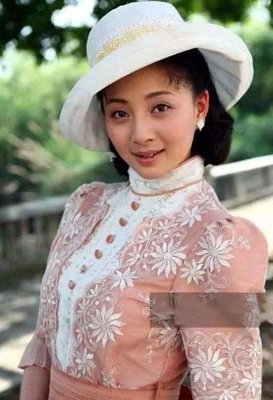 短剧奈何少将要娶我全集观看  短剧奈何少将要娶我全集观看，短剧奈何少将要娶我全集在线观看，少将的甜蜜爱情故事--第1张