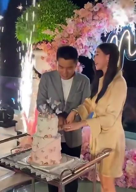 短剧养娃六岁半豪门亲爹竟上门求婚首富宠上天腹黑萌娃六岁半了闪婚蜜恋进行时全集观看  短剧养娃六岁半豪门亲爹竟上门求婚首富宠上天腹黑萌娃六岁半了闪婚蜜恋进行时全集观看