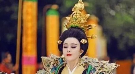 短剧医倾天下一品王妃要休夫田熙雯全集观看  短剧医倾天下一品王妃要休夫--第1张