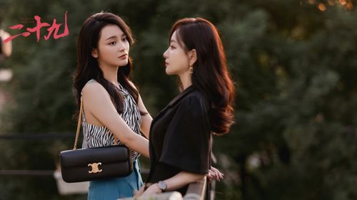 短剧穿成女配把高冷霸总钓成翘嘴全集观看  短剧穿成女配把高冷霸总钓成翘嘴全集观看--第1张