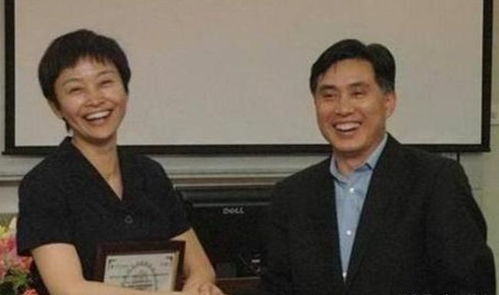高冷总裁赖上小保安免费全集资讯  高冷总裁赖上小保安，免费全集资讯，高冷总裁赖上小保安免费全集阅读--第1张