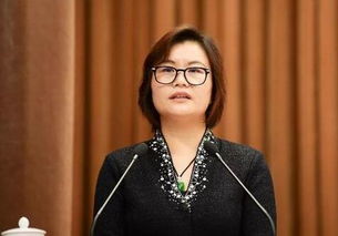 总裁夫人竟是女首富免费全集资讯  总裁夫人竟是女首富，揭秘一场豪门婚姻背后的财富传奇，总裁夫人竟是女首富，一场豪门婚姻背后的财富传奇--第1张