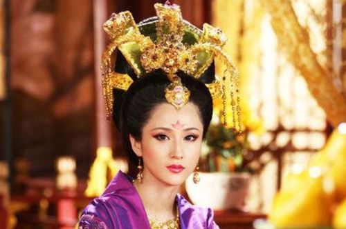 为了活命我假装失忆短剧  为了活命我假装失忆短剧--第1张