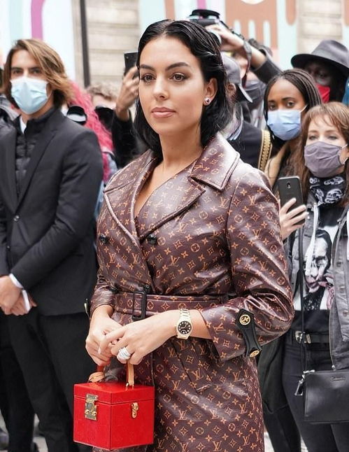 薄爷夫人马甲又掉了短剧在线观看全集  薄爷夫人马甲又掉了短剧在线观看全集，薄爷夫人马甲又掉了免费全集在线观看--第1张