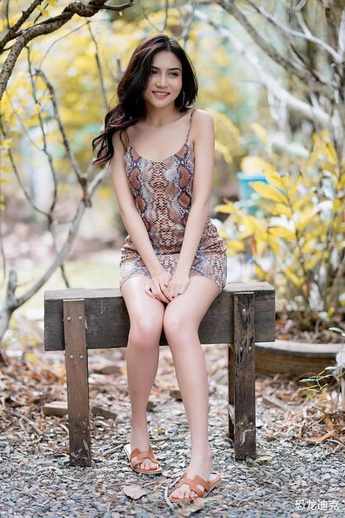 蛇皮美人短剧在线观看  蛇皮美人短剧在线观看，蛇皮美人短剧在线观看，一部引人入胜的短片剧作--第1张