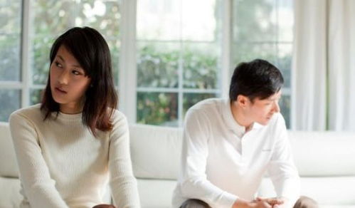 离婚后我被前夫舅舅宠坏了短剧全集在线观看  离婚后我被前夫舅舅宠坏了短剧全集在线观看，离婚后我被前夫舅舅宠坏了短剧在线观看，被宠坏的离婚女人--第1张