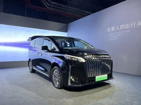 红旗hq9豪华7座mpv价格表_红旗h9七座价格多少钱一辆2020--第1张