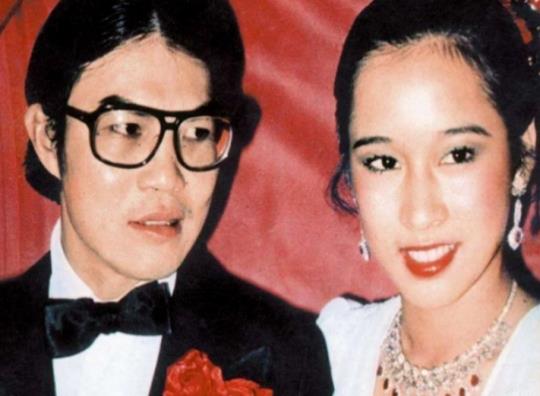 分手当天豪门继承人拉着我领证分手当天我闪婚了亿万富豪短剧资讯  分手当天豪门继承人拉着我领证——分手当天我闪婚了亿万富豪--第1张