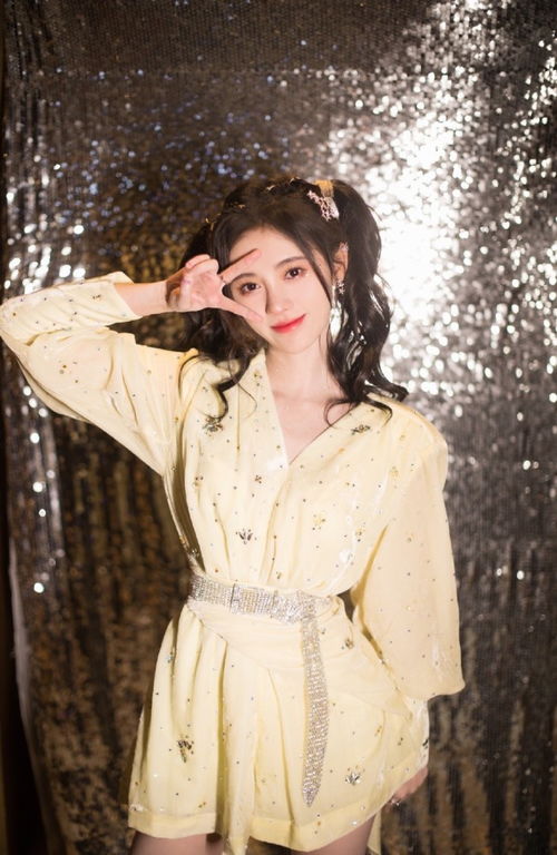 穿越成女明星和霸总谈恋爱短剧资讯  穿越成女明星和霸总谈恋爱短剧资讯，穿越成女明星和霸总谈恋爱短剧资讯，穿越之旅，爱情火花绽放--第1张