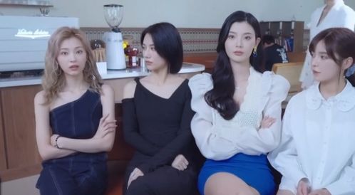 救命我被美女包围了短剧资讯  救命！我被美女包围了！，救命！我被美女包围了！短剧资讯--第1张