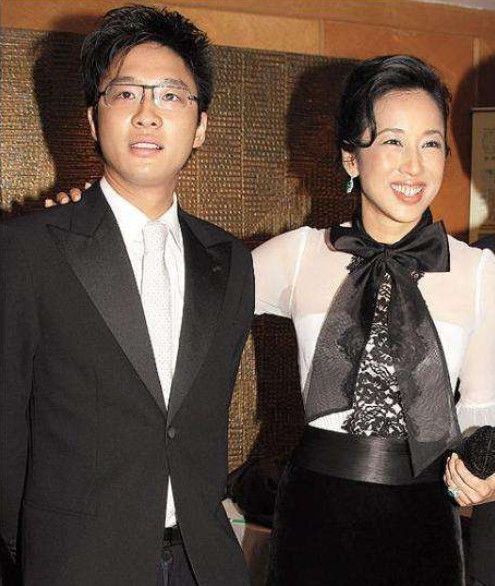 离婚后她转身嫁给了千亿总裁短剧资讯  离婚后她转身嫁给了千亿总裁——短剧资讯，离婚后她转身嫁给了千亿总裁——短剧资讯（千亿总裁版）--第1张