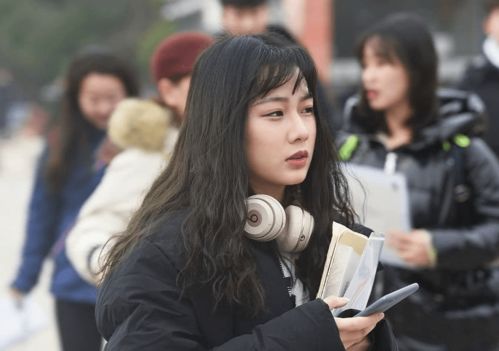 握柳腰短剧资讯  握柳腰短剧资讯，一场关于腰线的艺术盛宴，腰线之美，握柳腰短剧资讯--第1张