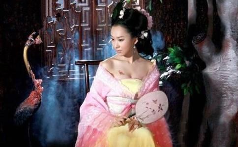 穿到古代当女帝短剧资讯  穿越古代当女帝，短剧资讯，穿越古代当女帝，揭秘女帝传奇--第1张