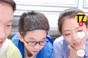 萌娃替父相亲拐个妈咪嫁豪门短剧在线资讯  萌娃替父相亲拐个妈咪嫁豪门短剧在线资讯，萌娃替父相亲拐个妈咪嫁豪门短剧在线，豪门婚姻背后的甜蜜故事--第1张