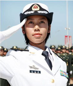 女帅亮身份后渣男跪地唱征服热播短剧资讯 帅气女兵百科--第1张
