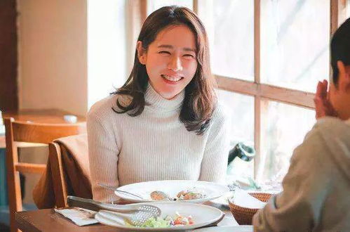 替闺蜜相亲总裁赖上我，短剧女主角与总裁的奇妙缘分--第1张