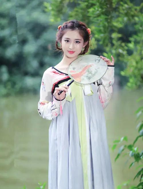 摄政王穿越 摄政王穿到现代要娶我！短剧全集剧情介绍--第1张