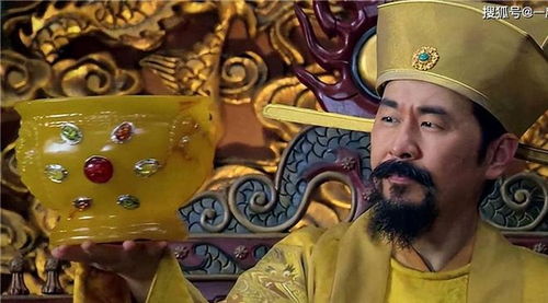 穿越成昏君第二天拿着名单 穿越成昏君，揭秘热门短剧的剧情与角色分析 --第1张