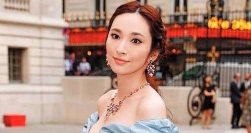 豪门残疾大佬的甜蜜日常 甜蜜婚宠残疾大佬夜夜撩，热播短剧资讯 --第1张