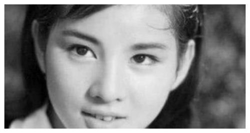 离婚后她亿万身价曝光 离婚后她转身嫁给了千亿总裁——短剧最新资讯 --第1张