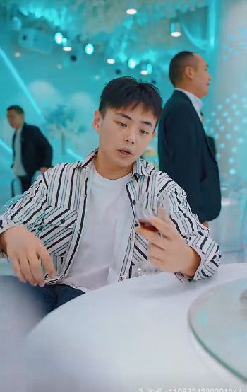 离婚后四个师姐找上门短剧剧情资讯 离婚回来的四个人 --第1张