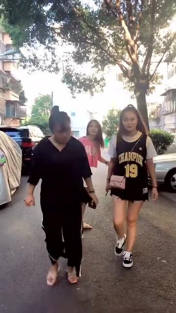 下山后被众美女围殴短剧免费观看大结局--第1张